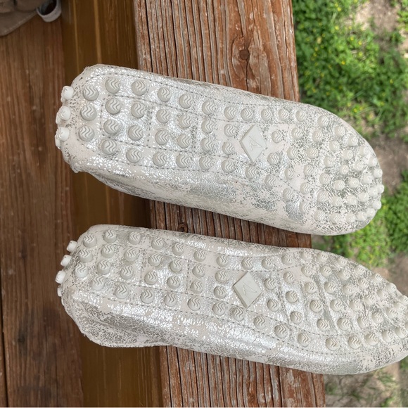 Sperry Silver Metallic Loafers Flats - Picture 3 of 6